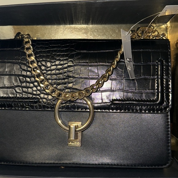 Aldo gift set with Black purse with gold chain strap, Crossbody, or handle, new - Picture 2 of 7